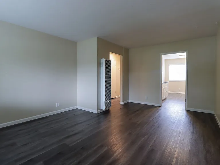 972 College Drive — Photo 8