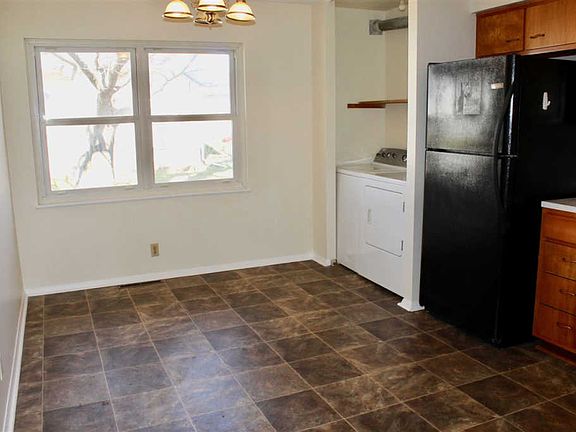 5th image of 2216 Yount St
