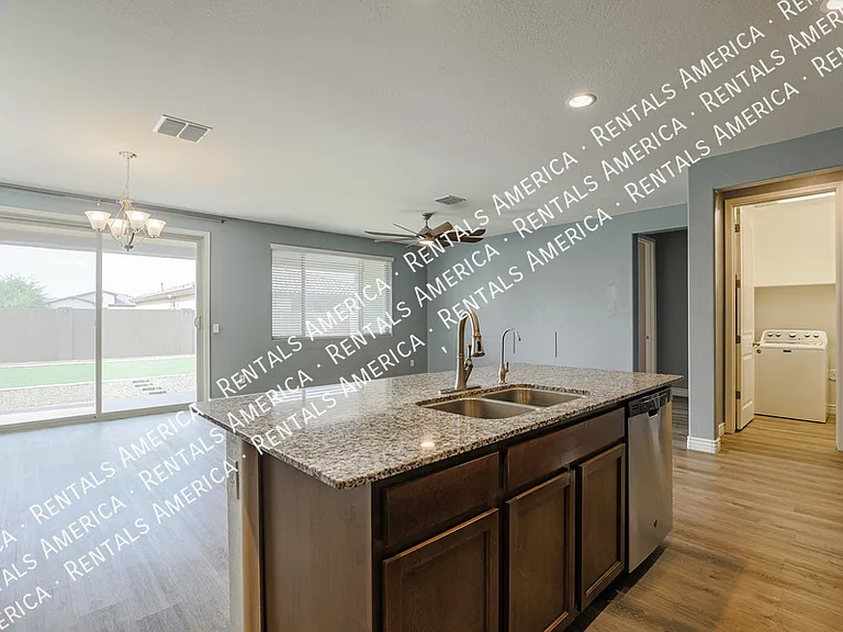 4217 W Winston Dr — Photo 6