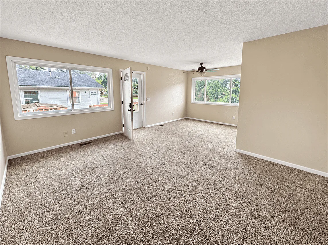 2 bed, $1,350 — Photo 4
