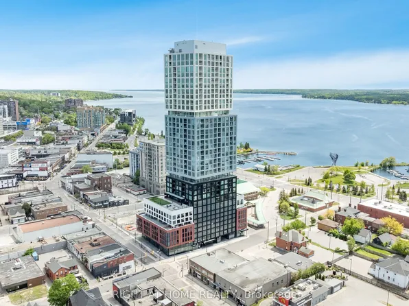 39 Mary St #1706, Barrie, ON L4N 1S9