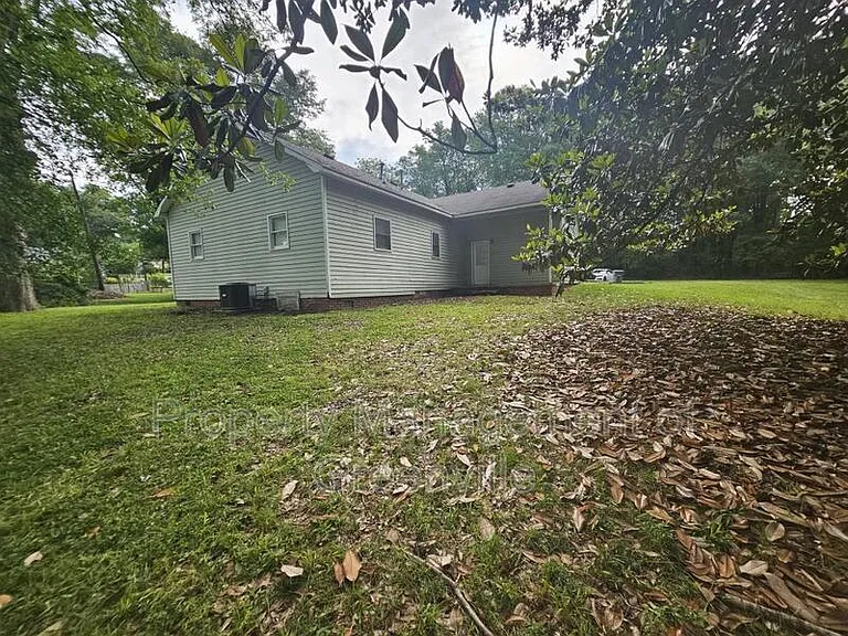 510 Woodside Ln — Photo 17