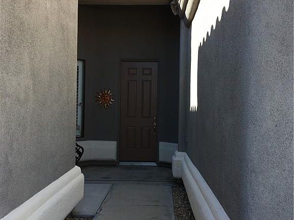 2nd image of 2824 Esmerelda Dr