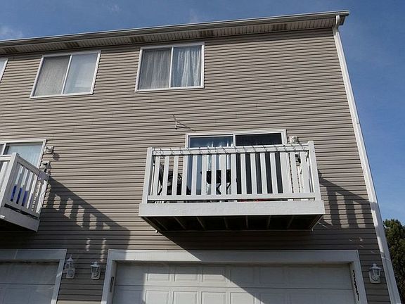3rd image of 3527 Silver Leaf Dr