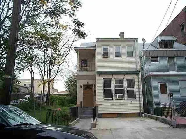 112 Storms Ave, Jersey City, NJ 07306