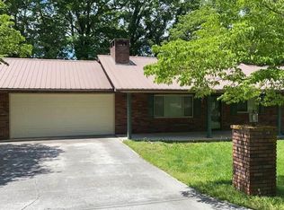 1210 E Dogwood Ln, Sevierville, TN 37862