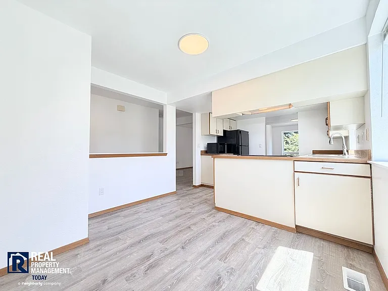 1317 Contra Costa Ave — Photo 6