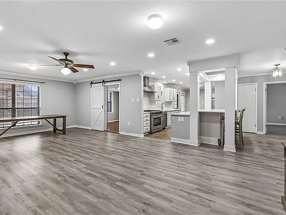 3rd image of 1517 Avenue F