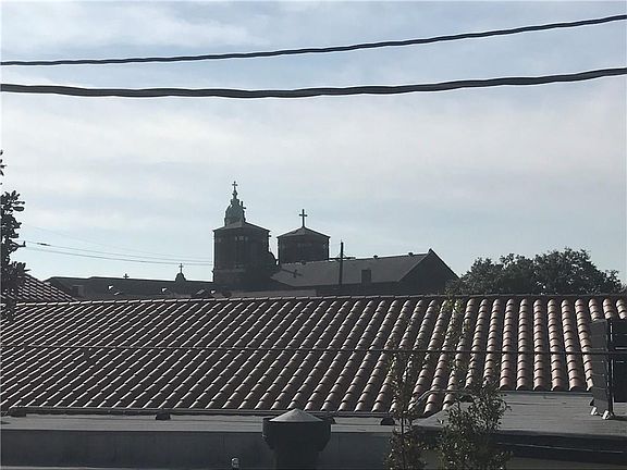 3rd image of 1117 Saint Mary St #19