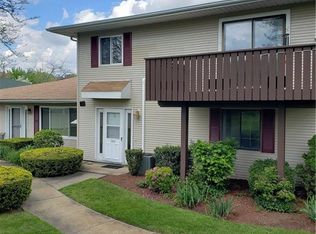 744 Manomet Ct, Warwick, RI 02886