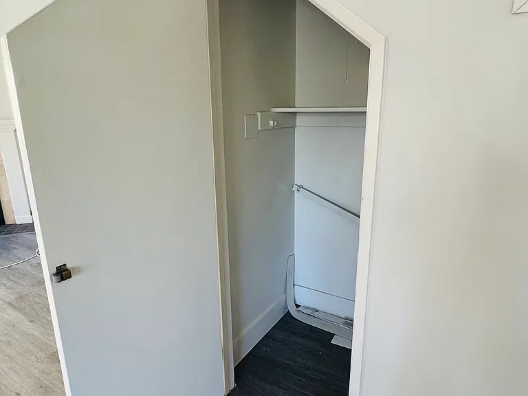 11738 Mayfield Ave #101 — Photo 14