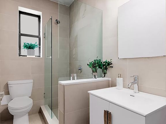 5th image of 95 Park Ter E APT 6D