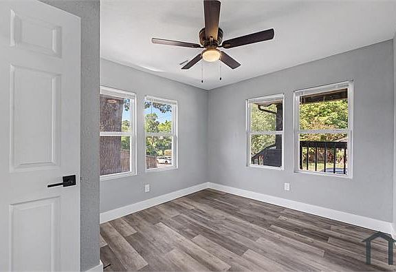 3rd image of 209 N Xenophon Ave #B