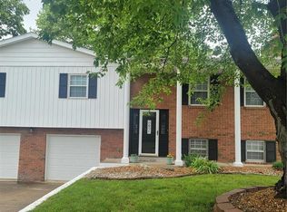 50 Glenwood Dr, Glen Carbon, IL