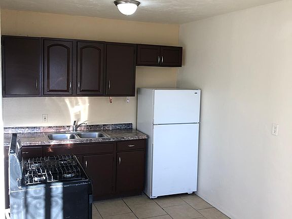 4th image of 2500 N Castro Ave #10