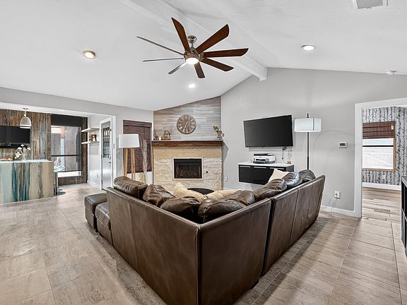 2nd image of 404 Las Cruces St