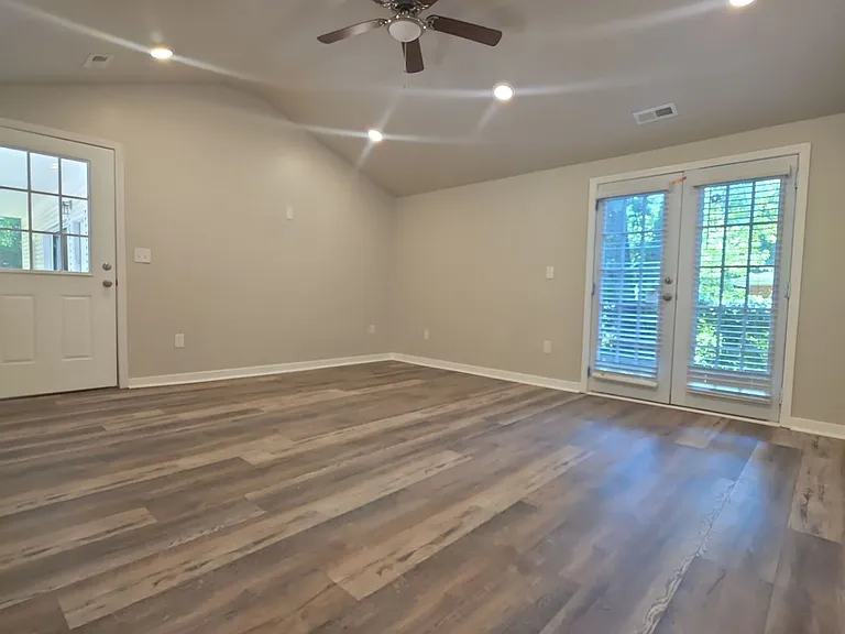 2706 Pinetree Ln NW — Photo 7