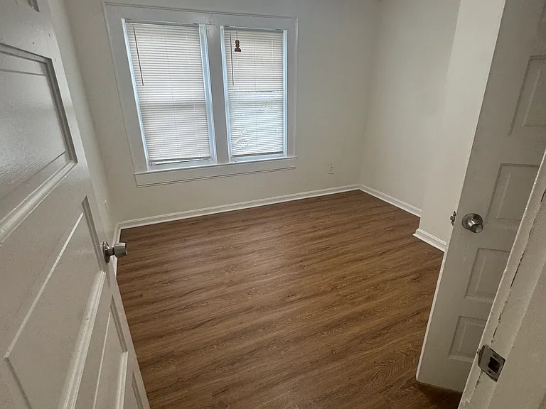 845 Georgetown St — Photo 37