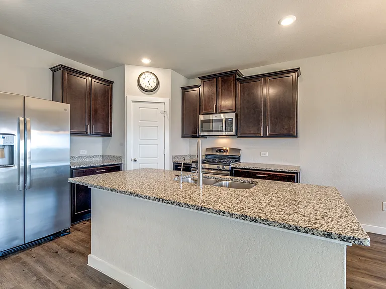 2427 Valencia Crst — Photo 9