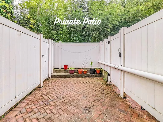 Rented by MySpaceNYC | media 30