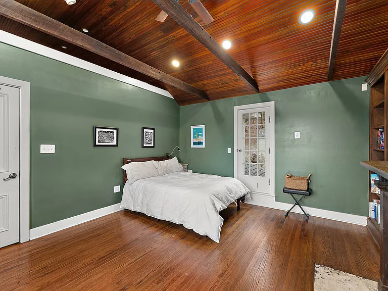 732 Orchard Ter — Photo 28