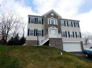 307 Maplewood Ln, Imperial, PA 15126