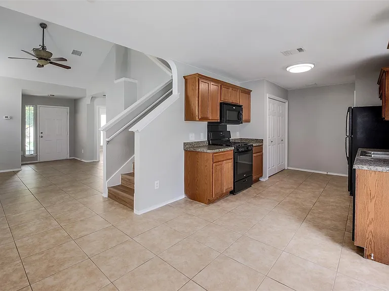 1715 Lost Maples Loop — Photo 9