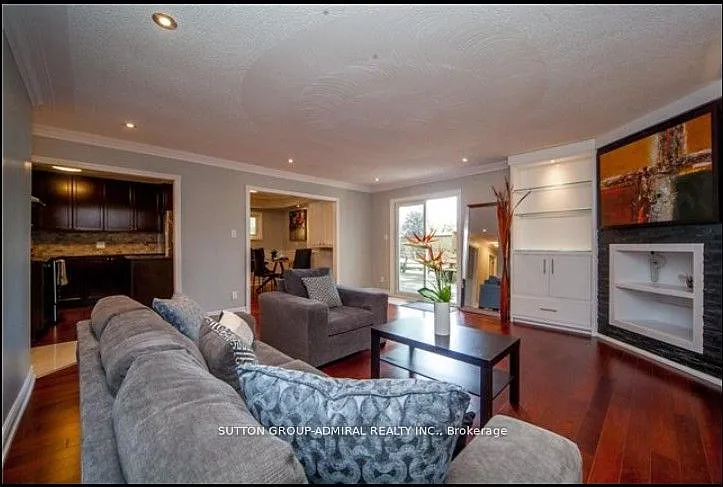 306 Glenwoods Ave — Photo 3
