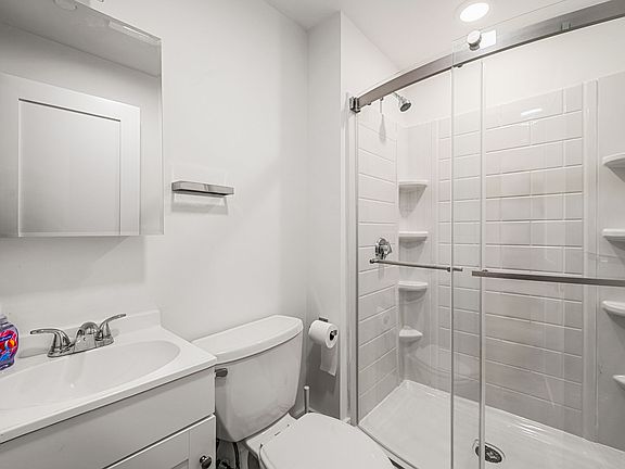 4th image of 18 Benedict St #2