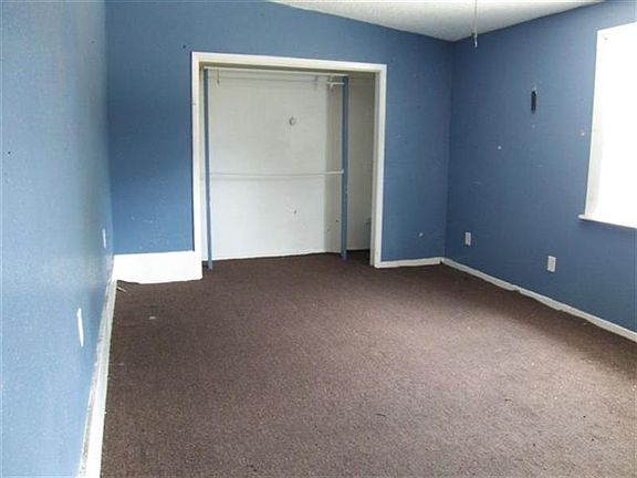 4th image of 242 NE 7th Ter