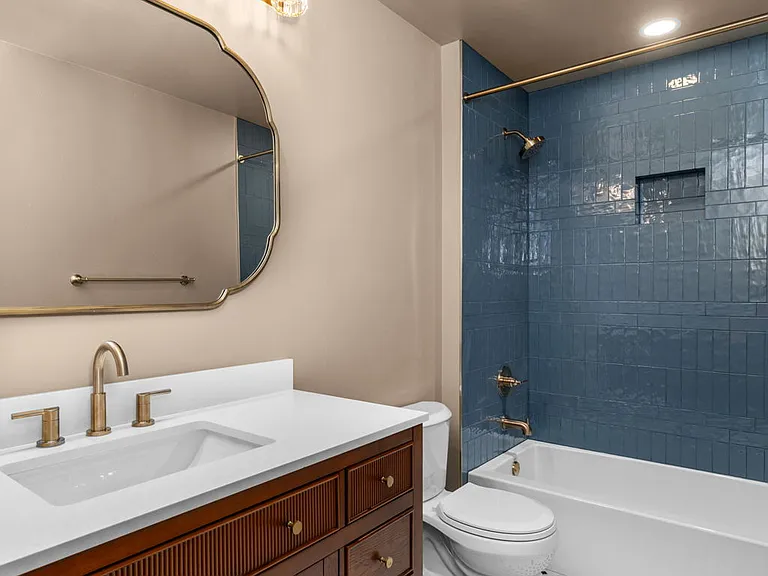 2351 Menard St #B — Photo 18