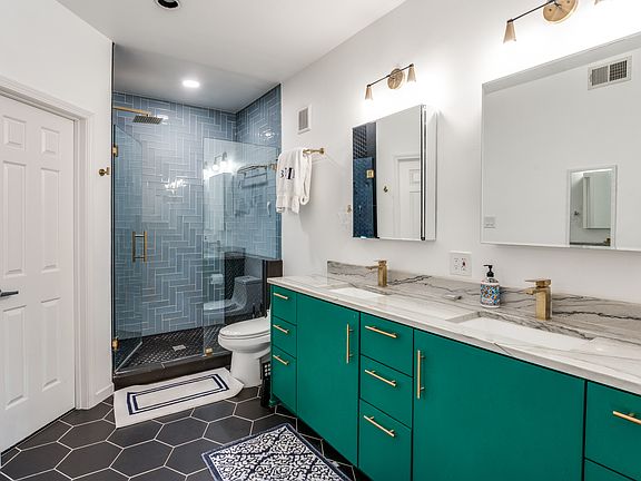 5th image of 6303 Richmond Ave Unit 201