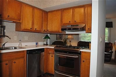 4th image of 923 Richwood Ave