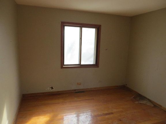 5th image of 1303 Woodridge Dr