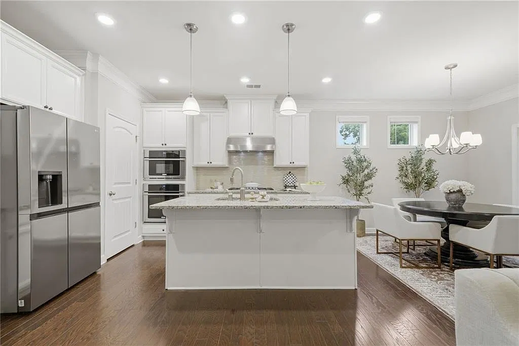 4 bed, 3.0 bath, 2651 sqft, $2,950 — Photo 4