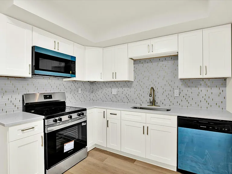 5543 Gulf Dr — Photo 3