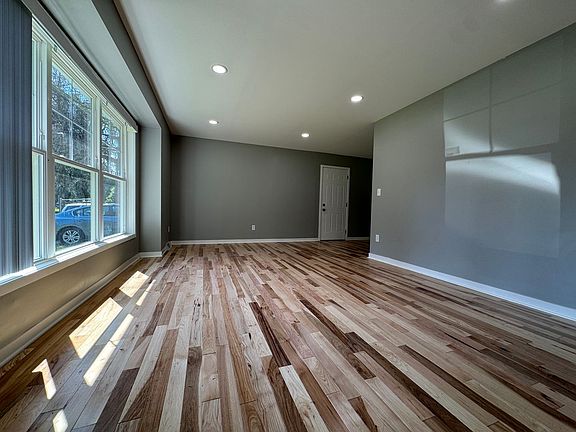 2nd image of 6433 Georgia Ave N