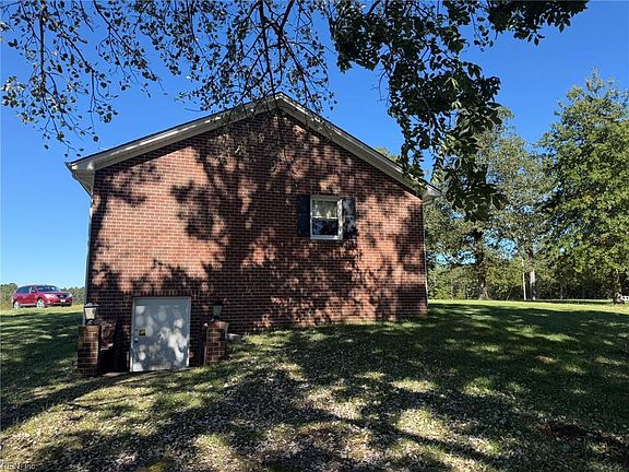 3rd image of 5301 Courtland Rd