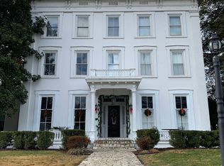 605 SE Riverside Dr #A, Evansville, IN 47713