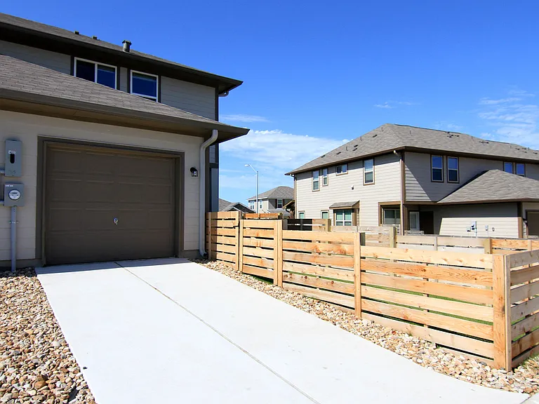 729 Coconut Grv — Photo 40