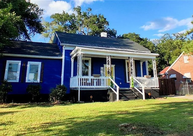 3435 Hillcrest Rd — Photo 1