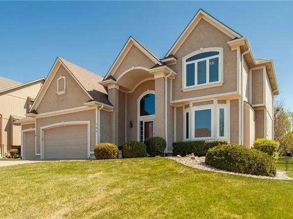 709 NE Twin Brook Dr, Lees Summit, MO 64086