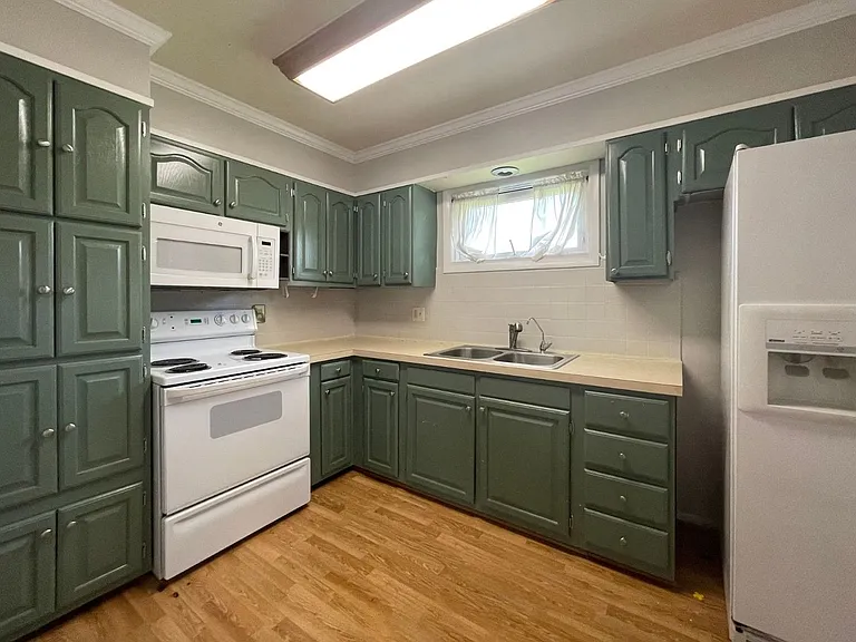 1503 Bunn St — Photo 6