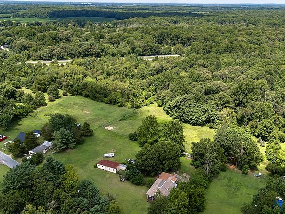 3rd image of 204 Groff Rd