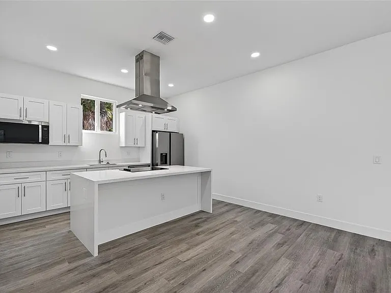 511 Sweetwater Dr — Photo 9