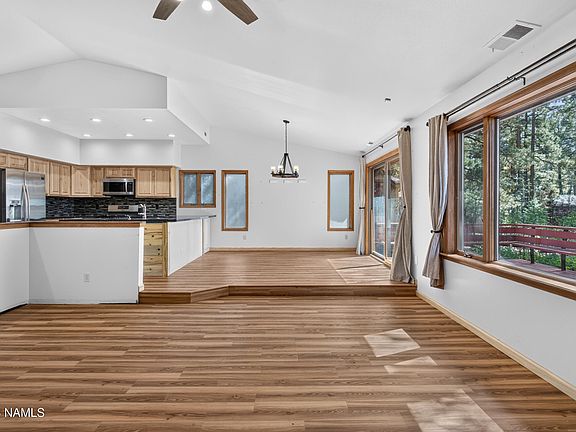 5th image of 3484 S Moore Cir