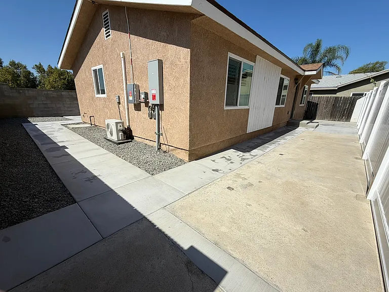 2540 E Dunes St #B — Photo 2