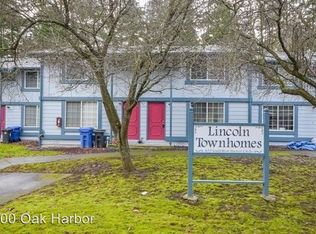 835 SW Harrier Cir, Oak Harbor, WA 98277