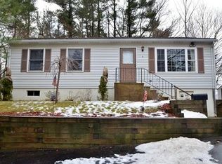 8 Manhattan Rd, Worcester, MA 01602