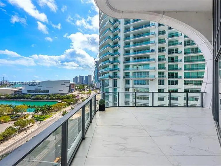 1000 Biscayne Blvd #1201 — Photo 3